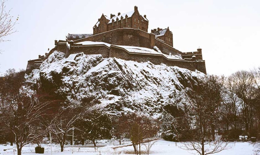 Castello-di-Edimburgo-innevato
